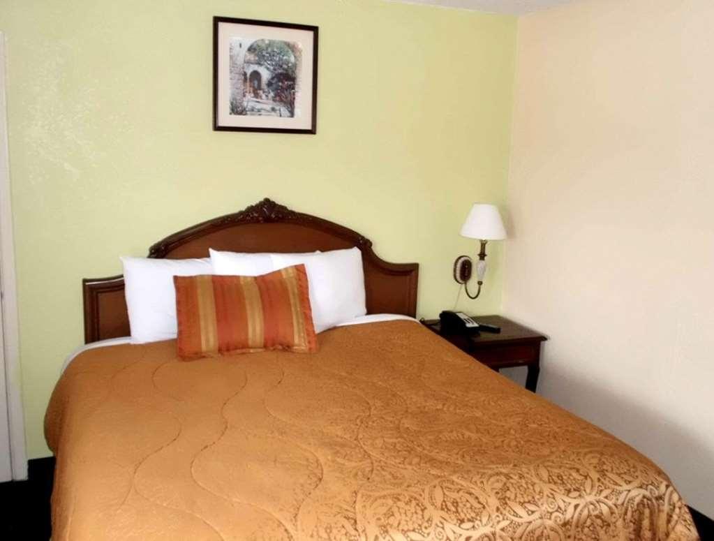 America'S Best Inn & Suites-Lakeland Room photo