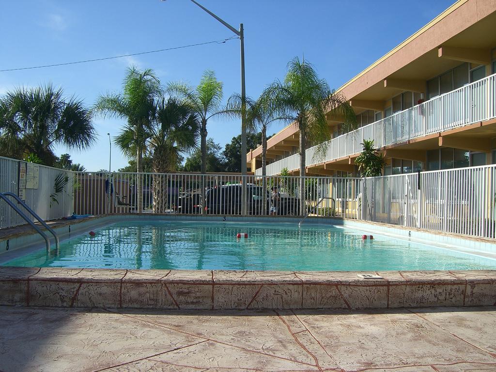 America'S Best Inn & Suites-Lakeland Exterior photo